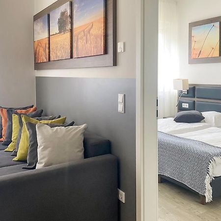 Prima Inn Ferienwohnungen Seetor Residenz نيوروبين المظهر الخارجي الصورة