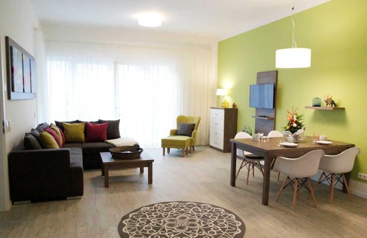 Prima Inn Ferienwohnungen Seetor Residenz نيوروبين المظهر الخارجي الصورة
